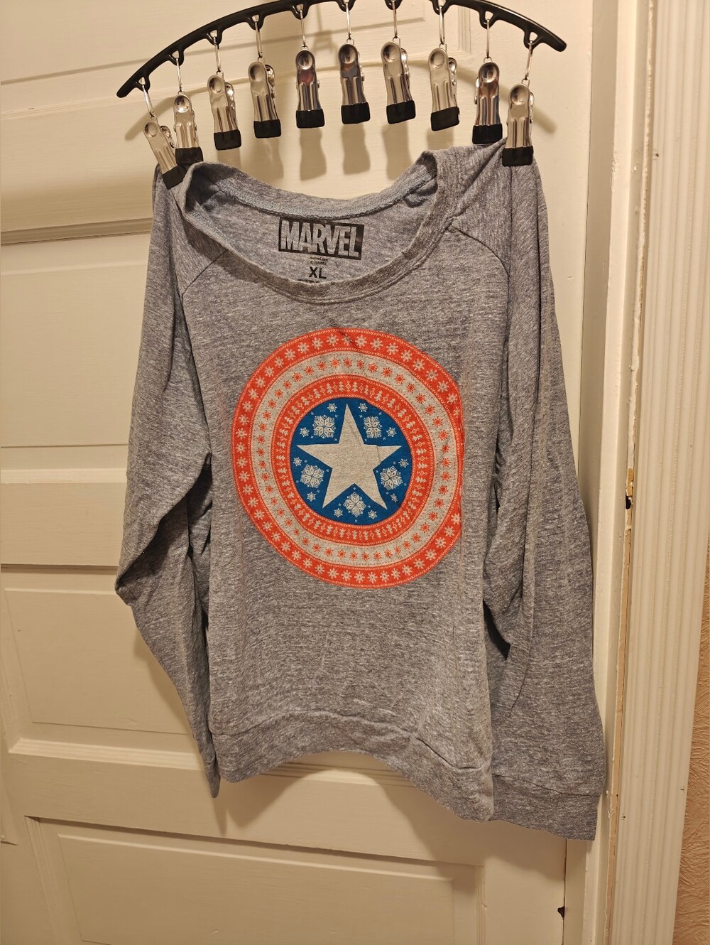 Marvel Sz XL Captain America Christmas Avengers Sweatshirt Long Sleeved Shirt